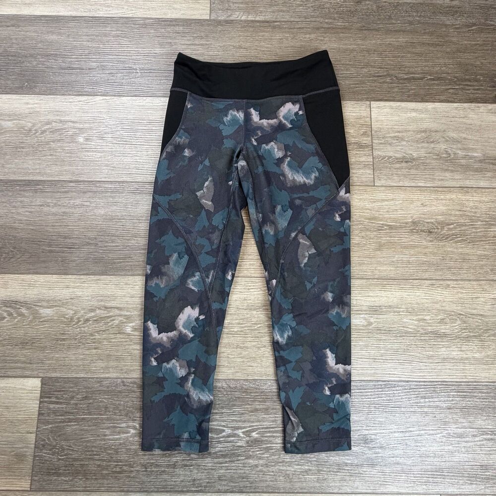 Patagonia Leggings Womens Size S Multicolor Camo Capri High Rise Pockets